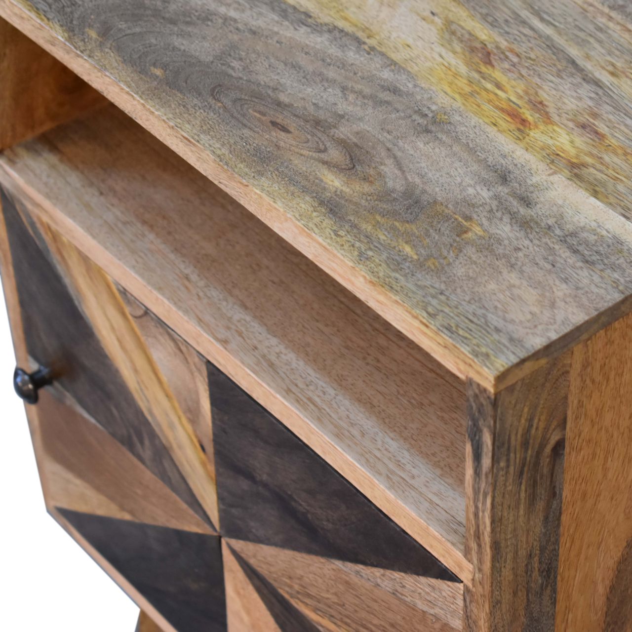 Safi Nightstand