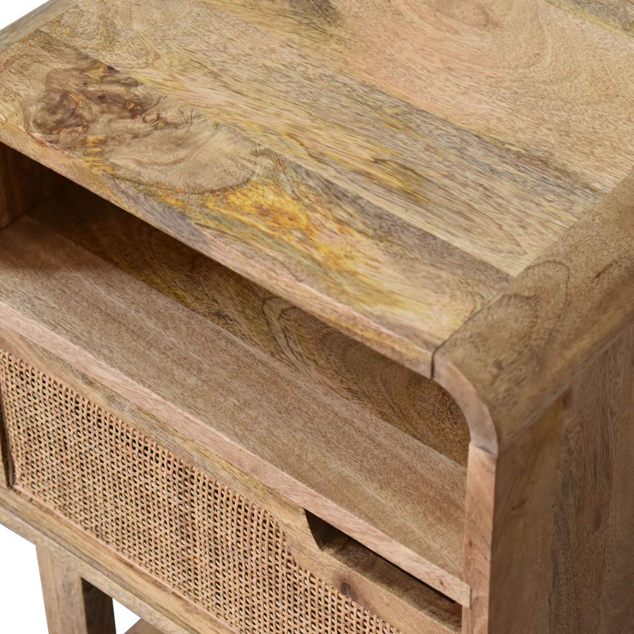 Close-knit Tallin nightstand
